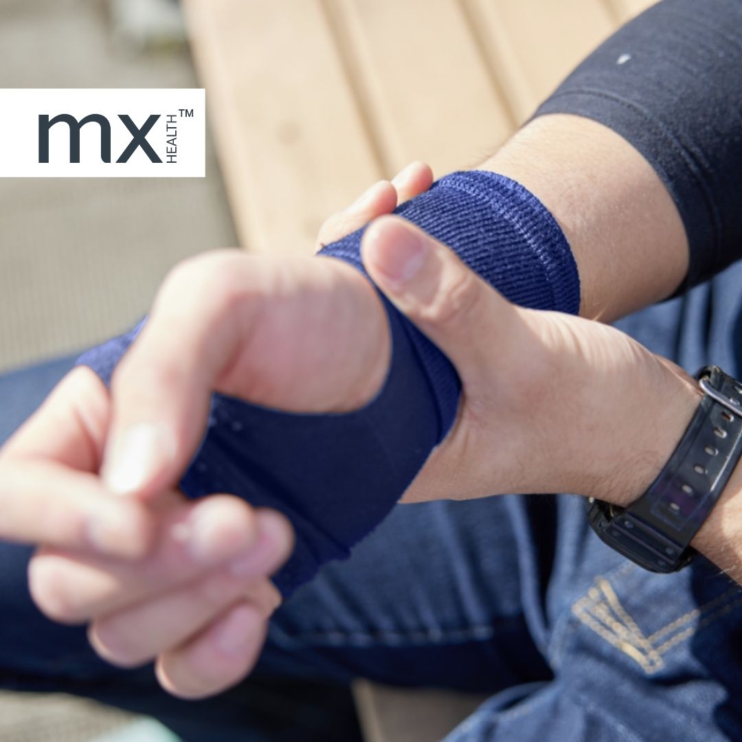Product In use 1 - MX71411 - Standard Elasticated - Hand